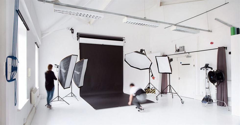 What Equipment Do You Need To Create a Photography Studio?