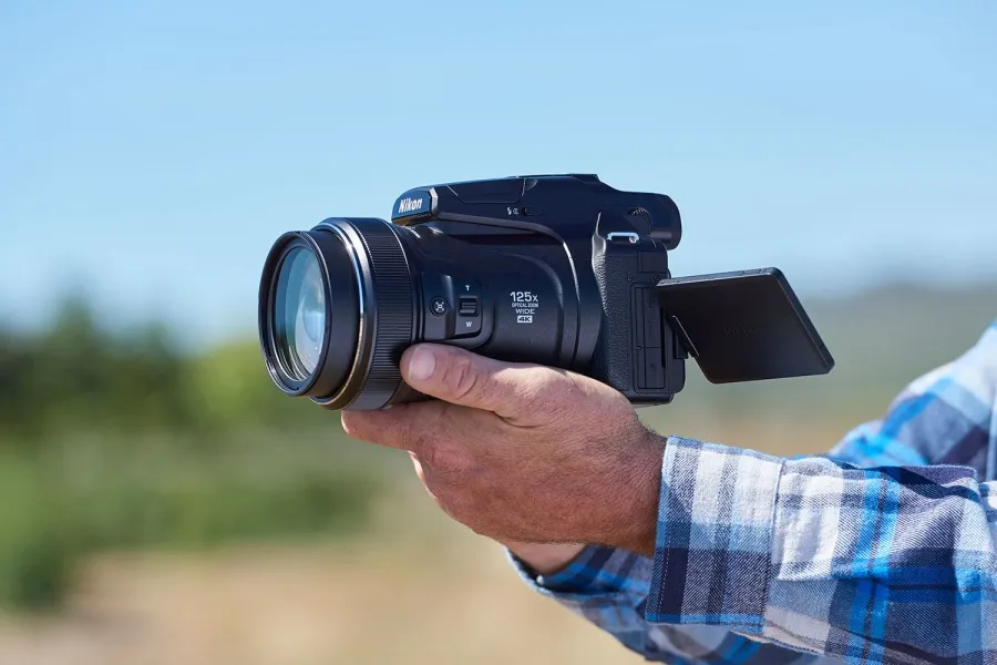 How Far Can Nikon P1000 Zoom